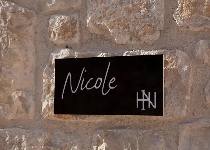 Armante Supreme Villas-villa Nicole Vila *